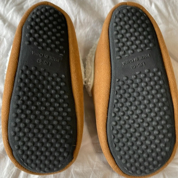 Green Bay Packers FOCO NWOT Kid’s Tan Embroidered Moccasin Slippers Sz Large 5-6 - Picture 2 of 6